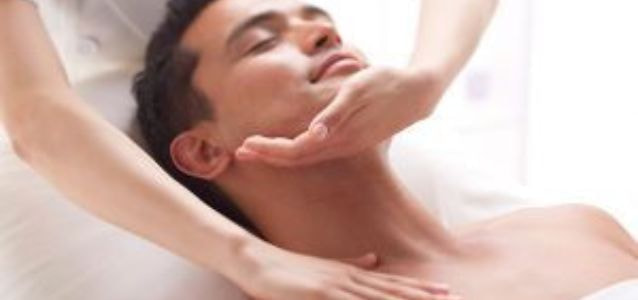 出張マッサージ出張メンズエステのフェイシャル画像